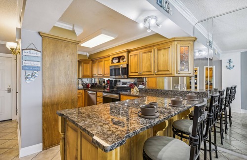Thomas Drive Condo | Winter Escape: Oceanfront 5th Floor with Spa & Pool