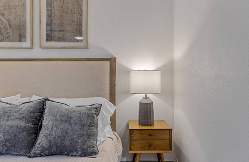 Waco House | Relaxing 5th St Getaway with Sauna, Hot Tub & Game Room