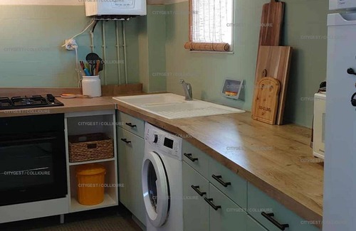 Collioure Apartment | Beachfront Apartment with Open View and Spa Amenities