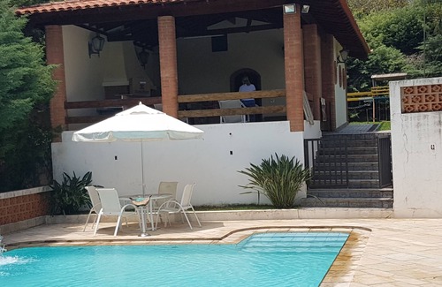 Valinhos House | Explore Valinhos: Pet-Friendly Retreat with Pool & 9.8 Rating
