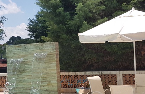 Valinhos House | Explore Valinhos: Pet-Friendly Retreat with Pool & 9.8 Rating