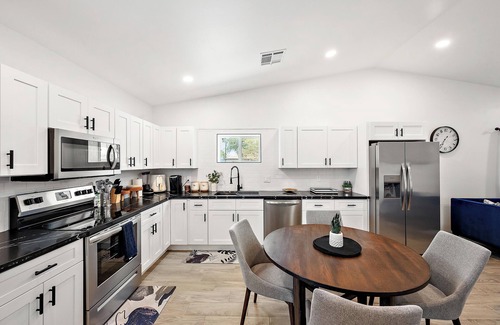 Alhambra House | Convenient Stay 6.5 Miles From Downtown Phoenix