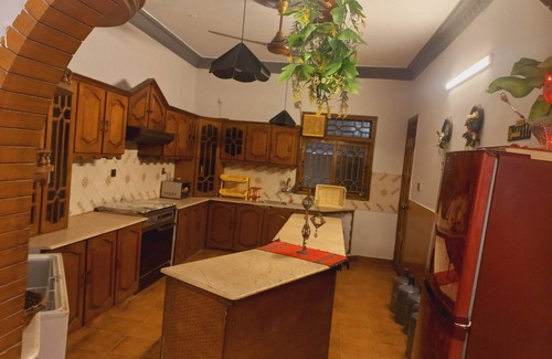Karachi Villa | Ideal Retreat for Families: 3BR with Spa & Hot Tub