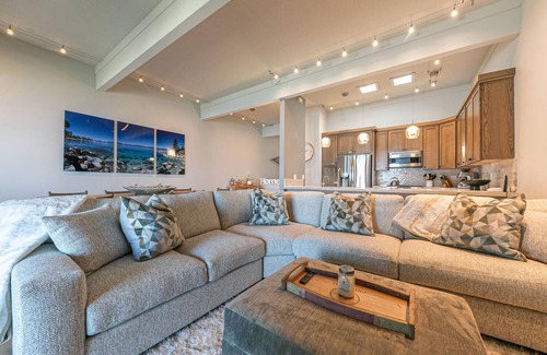 Tahoe Tavern House | 6-8 Miles to Palisades|Alpine|Homewood|Walk to TC