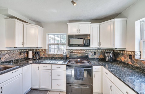 Niles House | 6-Acre Family-Friendly Getaway in Niles!