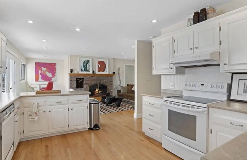 Woodbury House | Discover a 6-Acre Country Home with Amazing Lake View
