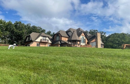Marengo House | Explore a Spacious Country Estate on 28 Scenic Acres