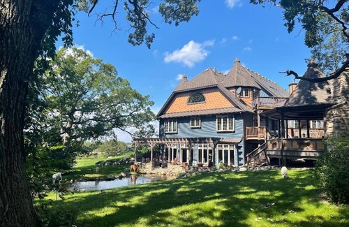 Marengo House | Explore a Spacious Country Estate on 28 Scenic Acres
