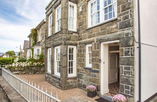 Harlech House | Bright 6-Bed Retreat in Harlech – Perfect for Families