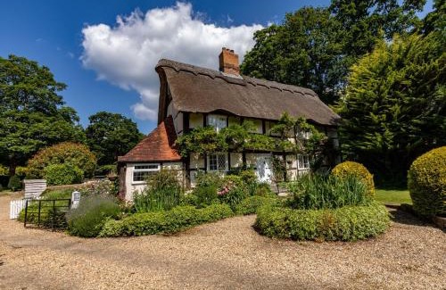 New Forest District House | Relaxing 6-Bed Retreat in Lymington with Private Pool