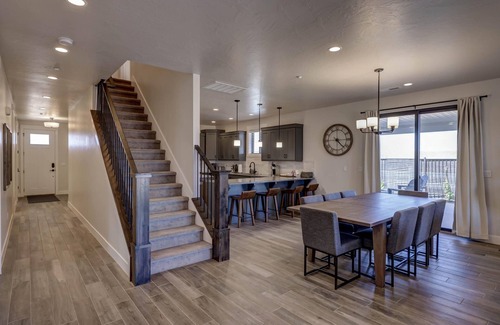 St. George House | Explore 6-Bed Resort with Swim Spa & Lazy River Access