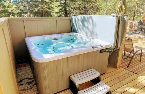 Sunriver House | Premium 4 Bedroom Retreat Near Fort Rock Park with SHARC Passes