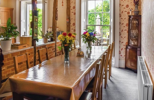 Sittingbourne Cottage | 6 bedroom accommodation in Sittingbourne, near Faversham