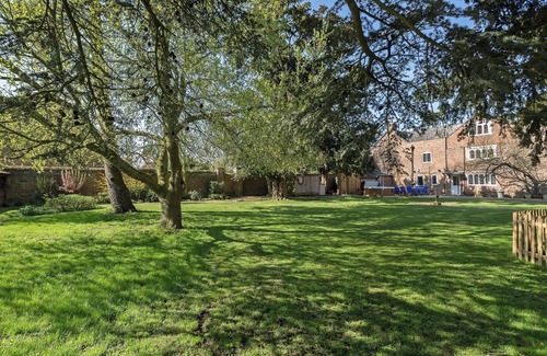 King's Lynn Cottage | Spacious 6-Bedroom Retreat in Tilney All Saints, Near King’s Lynn