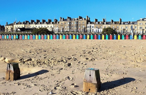 Lowestoft Cottage | 6 bedroom accommodation in Lowestoft