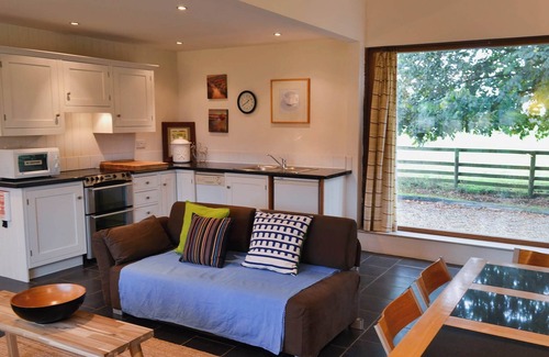 Oxborough Cottage | Escape to a Scenic Retreat with Wildlife and Family-Friendly Amenities
