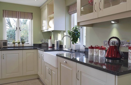 Eglwyswrw Cottage | Spacious 6 Bedroom Retreat in Eglwyswrw, Near Cardigan