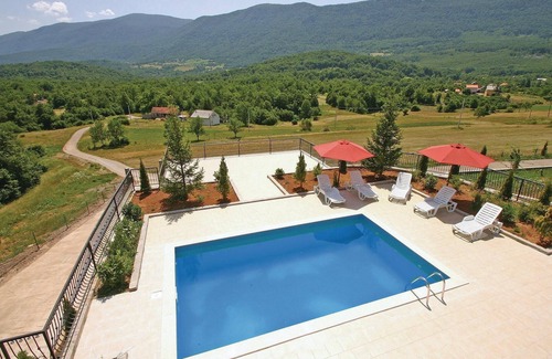 Crni Kal House | Discover 6 Bedroom Haven in Crni Kal with Private Pool