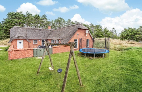 Sønderstrand House | Spacious 6 Bedroom Accommodation in Scenic Rømø