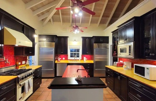North Side Villa | Beautiful 6 Bedroom Villa with Ocean Views & Private Pool