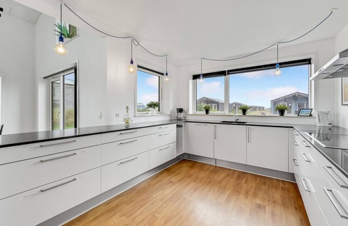 Sondervig House | Ideal 6 Bedroom Retreat with Oceanfront Views in Ringkøbing