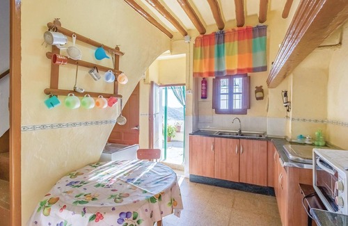 Iznajar House | Exceptional 6-Bedroom Retreat in Iznájar with Pool & Spa