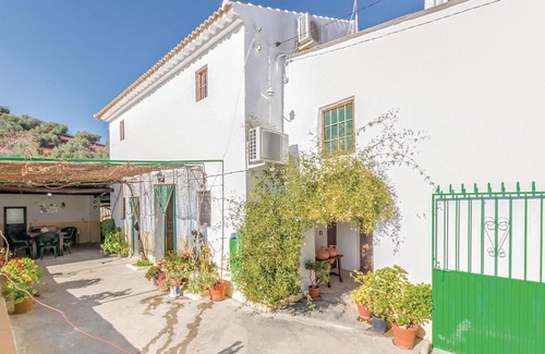 Iznajar House | Exceptional 6-Bedroom Retreat in Iznájar with Pool & Spa