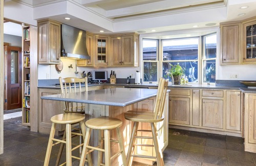 Pacific Grove House | Oceanfront Escape: 6-Bedroom Gem in Pacific Grove, CA