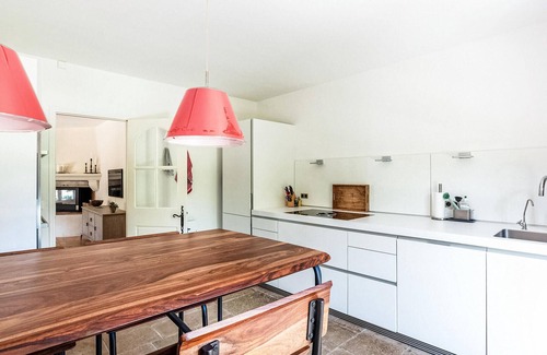 Carces House | Relax in a Cozy Vacation Home with Private Pool Access