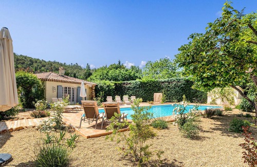 Carces House | Relax in a Cozy Vacation Home with Private Pool Access