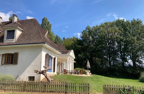 Jars House | Family-Friendly Vrbo Property with Complimentary Breakfast