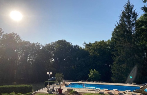 Jars House | Family-Friendly Vrbo Property with Complimentary Breakfast