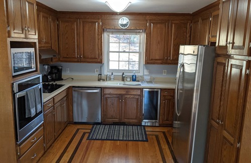 Seneca House | Inviting 6-Bedroom Retreat with Docks on Lake Hartwell
