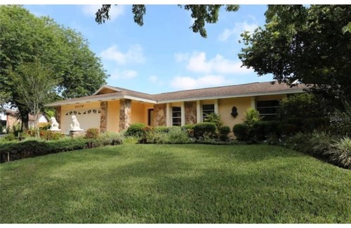 Greater Northdale House | Ideal Tampa Retreat: Pool, Grill & Billiards Await You