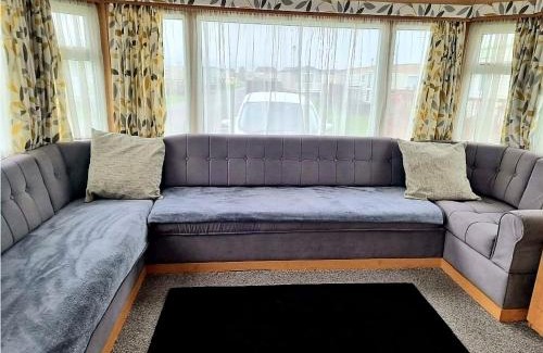 Ingoldmells House | Family-Friendly 6 Berth Caravan at The Grange Ingoldmells