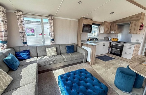 Louth House | Family-Friendly 6 Berth Caravan at Sunnydale Holiday Park