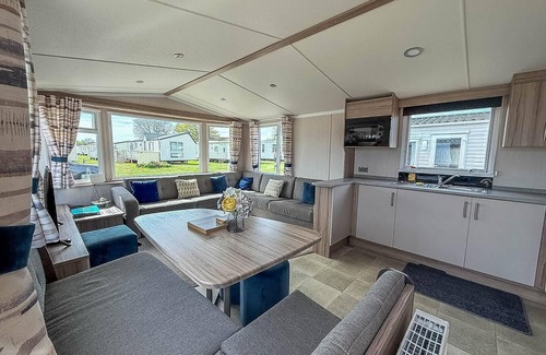 Louth House | Family-Friendly 6 Berth Caravan at Sunnydale Holiday Park