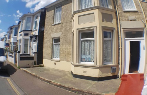 Great Yarmouth Villa | Family-Friendly Glen Villa 5: Ideal First Floor Retreat