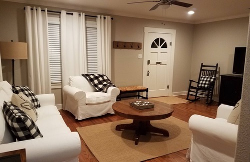 Fredericksburg House | Family-Friendly Getaway: 6 Blocks from Downtown Attractions