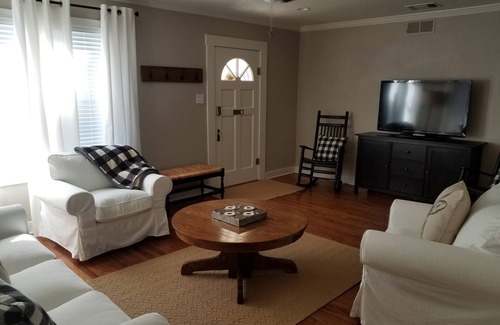Fredericksburg House | Family-Friendly Getaway: 6 Blocks from Downtown Attractions