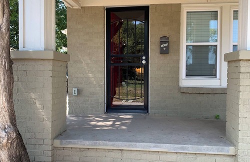 Central Oklahoma City House | 6 blocks from health science center, central heat and air, WIFI, washer in unit