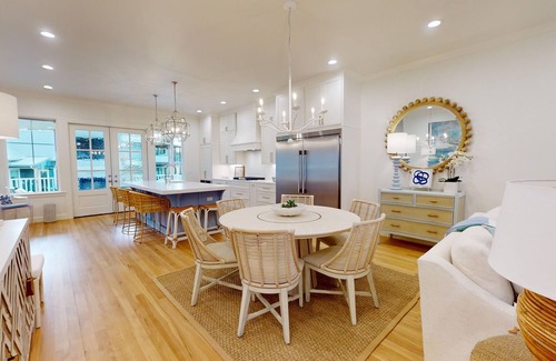 Vinita House | 6 Br, 7.5 Ba Luxurious Lake Getaway, Sleeps 22