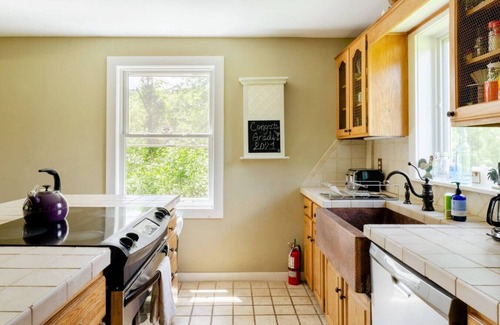 Roxbury House | Inviting 6 BR Farmhouse Near Skiing with Lake Views