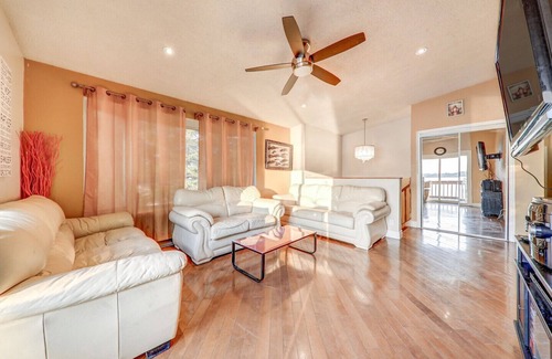 Janetville Cottage | Inviting Lakefront Cottage with Hot Tub Near Toronto