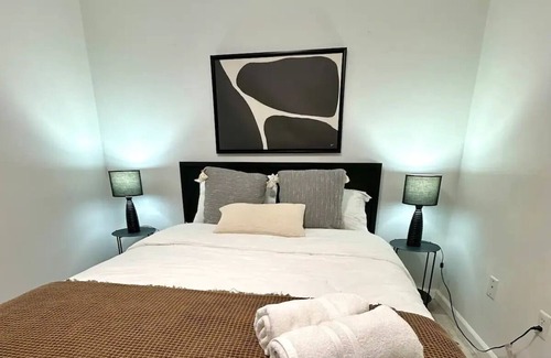 Weehawken Apartment | Spacious 6 BR Double Apartment Near NYC for Family Stays