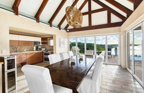 The Valley Villa | Charming 6 BR Villa on Crocus Bay with Pool & Concierge