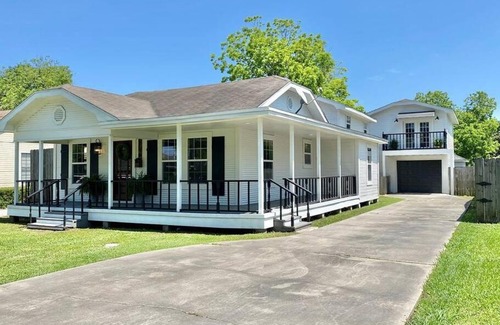 Groves House | Reliable Long-Term Rentals in Groves for Your Family
