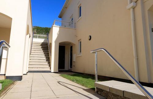 Hope-Cove House | Discover 6 Chichester Court: A Family-Friendly Escape