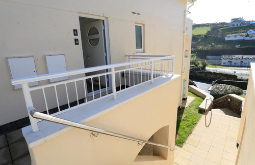 Hope-Cove House | Discover 6 Chichester Court: A Family-Friendly Escape