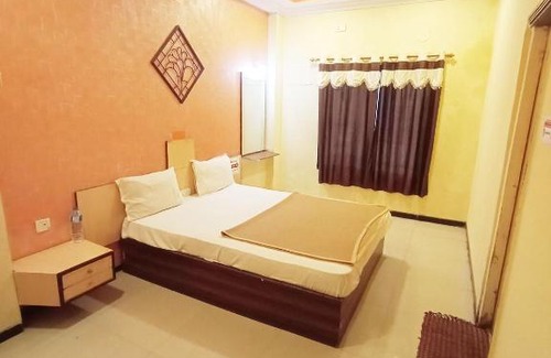 Daulatabad Hotel | Discover 6 CR KALASH PLAZA: Family-Friendly in Aurangpura